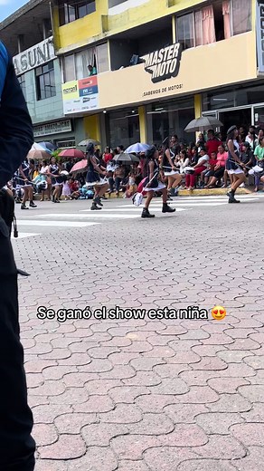 Desfile de Modas en Tena: Belleza y Actitud en la Pasarela