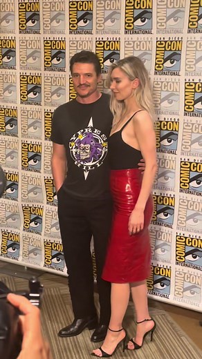 Pedro Pascal and Vanessa Kirby hug at the Marvel press line. #SDCC2024 | vanessa kirby