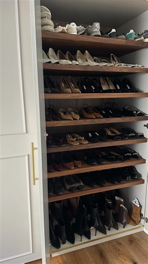 Liv Perez | Testing out my accessory theories! Using @Strathberry’s icons like the Mini Tote and Charlotte Drawstring bag #strathberry | Instagram