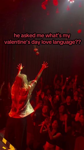 red roses at @jovynn rave was the only valentine’s day gift i needed 😌 follow me for more travel and techno content 🖤 🎶 🌏 #techno #hardtechno #rave #valentine #valentinesday