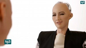 AMECA, IL ROBOT CON LE ESPRESSIONI UMANE Si chiama Ameca ed è il robot umanoide più avanzato mai costruito. Persino i suoi sviluppatori lo definiscono "spaventoso" per la sua capacità interagire e usare in modo quasi perfetto gesti ed espressioni umane. Gherardo Vitali Rosati per il Tg3 delle 12 del 27 dicembre 2021 | Tg3