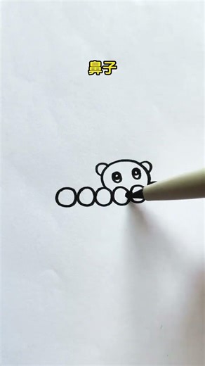 A three-year-old child can draw a little leopard. He can write the number 0 and draw it. Quickly