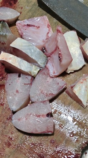 pora vatta fish cutting #MalabarTrevally #VattaFish #FishCutting #SeaFood #Machhali #Vlog #skills