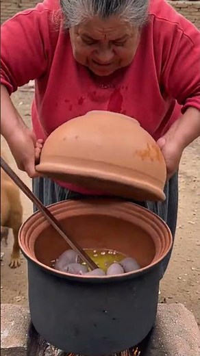 Hairless rat soup with Doña Chuy 🤤