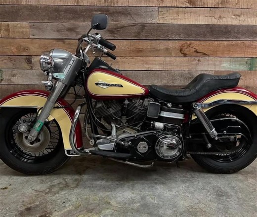 1974 Harley Davidson FLH. Looks and runs great! Less than 5k miles on top end. Dressed up to look like a panhead duoglide. Same owner last 35 years. All matching numbers. . •\t#motorcyclelife \t•\t#bikelife \t•\t#motorcycles \t•\t#harleydavidson \t•\t#harleylife