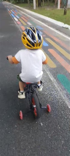 Cristalyn Santiago on Reels