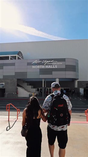 What an amazing opportunity to meet the legendary engine build Pat Musi! Him, my grandpa and Uncle Allan were great friends back in the day. It’s unfortunate my grandpa is no longer with us to enjoy SEMA together, but I’m excited to have been able to meet some amazing people so far. Can’t wait for even more excitement! : : : #sema #semashow #carculture #carswithoutlimits #carsofinstagram #carlifestyle #carsandcoffee #nascar #racing #customcars #sportscar #racecar #projectcar #restoration #carbui