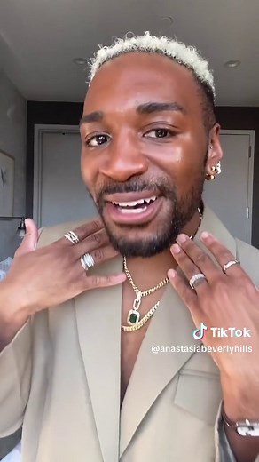 Achieve Flawless Complexion with Magic Touch Concealer