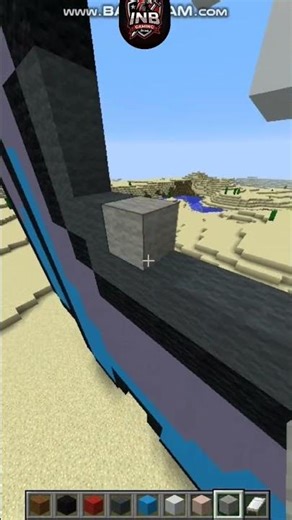 amongus statue in Minecraft