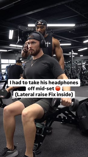 Zack Bowden | Online Coach on Instagram: "“Like you’re pouring out a glass of water.” But what does that even mean? It’s not just some weird imagery—it’s a game-changing cue that locks in your medial delt and unlocks more muscle growth. 👎🏾Most guys? They lead with their pointer finger and wonder why their front delts are doing all the work. Here’s how to fix it: 🟢 Slight pinky tilt – Picture pouring out a drink. That subtle shift puts the tension where it belongs—on the s