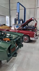 This is perfection 😍 ••••• #mercedesbenz #mercedes #mercedes_benz #slc #sl #280sl #300sl #350sl #450sl #500sl #560sl #w107 #r107 #c107 #w111 #220seb #250se #280se #vintagecars #electriccar #electricconversion #electricclassiccars #electricclassic #restomod #mercedesclassics #classicmercedes #electromod #carrestoration #newpaint @tomvandecruys @roelpollen @r_schrijvers | Monceau Automobiles