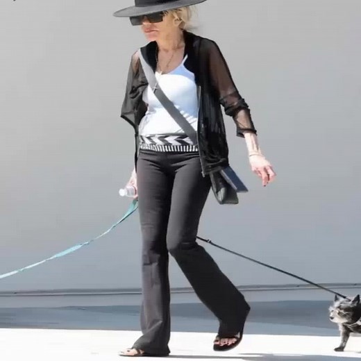 It’s hard to believe, but EVERY guy had a crush on this woman back in the 70s 😍 But today… she looks unrecognizable 😔 Once you see her younger photos, you’ll instantly remember who she is 👀 Read more in Comment or Most relevant -> All comments 👇 | Staggering Machines 12f