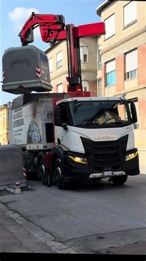 Italian garbage trucks are cool! #garbage #travel #adventure