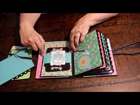 Cricut Christmas mini album using Design Space