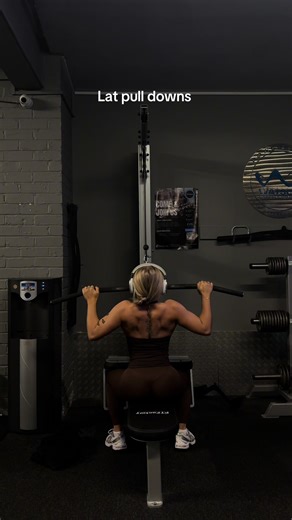 Top 3 Back Exercises for a Snatched Waist