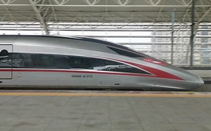 京沪高铁：G144次（上海虹桥-北京南）出昆山南站，京局CR400AFB-2118担当！