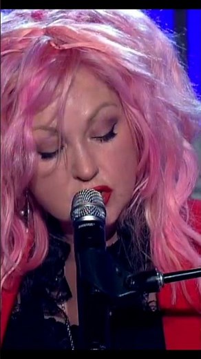 Cyndi Lauper with "True Colors" from Skyville Live