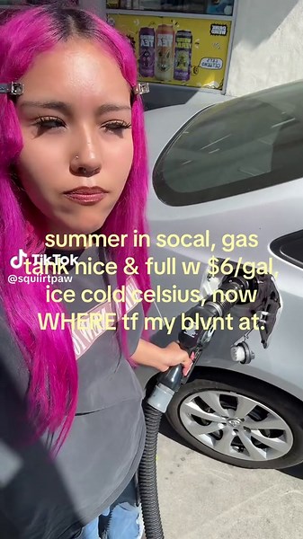 sweating my dih off typing this #socal #squiirtpaw #relatable #repost #wlw