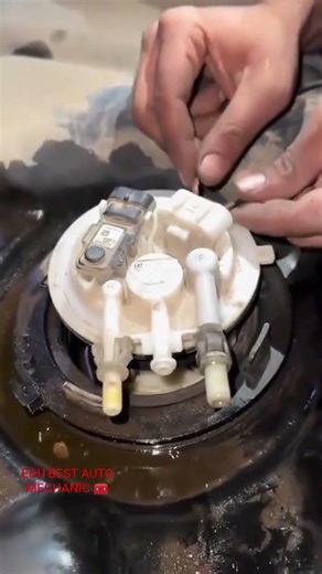 ford explorer fuel pump and Engine repair Workshop 🚘🚘🚘🇺🇸🇺🇸🇺🇸🇺🇸🇺🇸