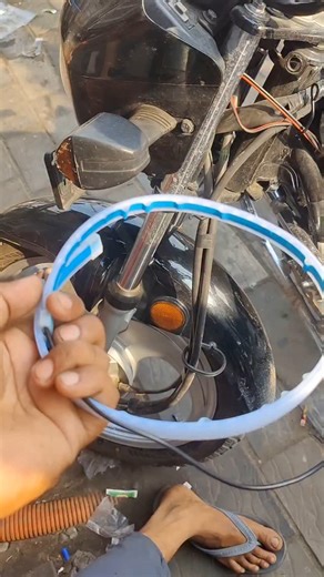 🅱🅸🅺🅴🚳🅼🅰🆂🆃🅴🆁 on Instagram: "Splendor wheels light installation 💥 #bikemaster07 #shorts #bikeaccessories #splendorlovers❤️❤️🔥 #splendor #splendorlover #splendormodified #splendorloverz"
