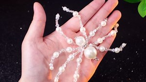 Reallnaive 8 Pcs White Christmas Spider Ornament Glitter Beaded Spider Hanging Ornaments Decorations for Christmas Tree Holiday Decor Gift