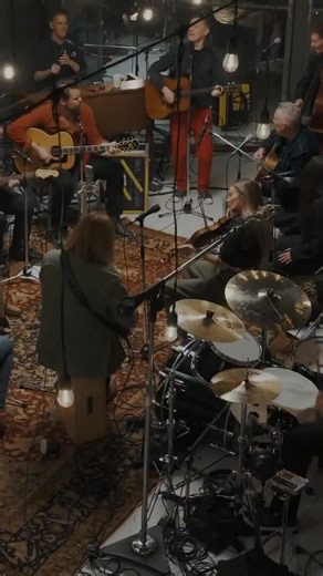Watch @alanthomasdoyle and more special guests in A Great Big Holiday Jam: Bryan Adams & Friends December 8 on Citytv, stream it on Citytv or listen on @seekyoursounds 🎶🎅🏼 | Citytv