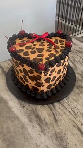 193 reactions · 12 comments |  Animal print buttercream tutorial ...