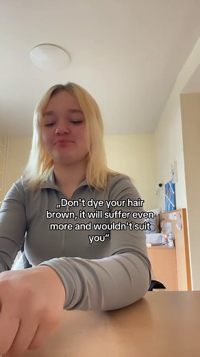 Haare färben: Warum Braun nicht die beste Wahl ist