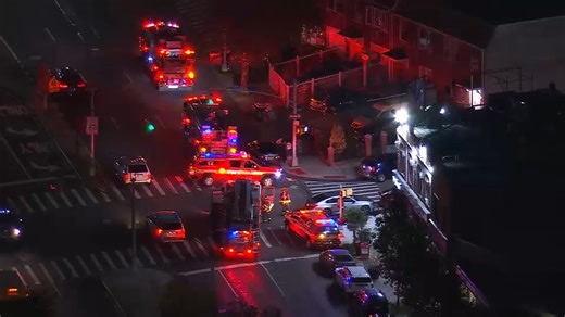 2 people hurt in East Elmhurst, Queens apartment fire