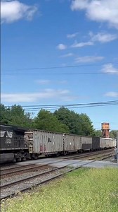 Conrail Heritage unit 8098 at sinking spring