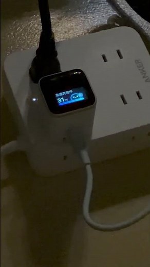 Anker Nano Charger(45W, Display, スイングプラグ)を使用したMacBook Neoを充電 #anker（今月分の再投稿）