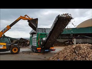 KOMPTECH CRAMBO 4200 direct shreds palettes and green waste
