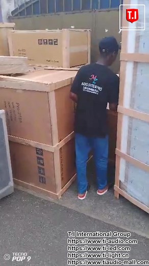 New Pro-2123 double 12-inch line array system arrived in Gabon top: 12''LF 12''MF 1*3"HF 1000W RMS 2000PEAK bass: 1600W RMS 3200W PEAK T.I Group Website: https://www.ti-audio.com/ https://www.ti-led.com/ https://www.ti-light.cn/ https://www.ti-group-mall.com/ #TIGroup #tiaudio #Proaudiofactory #madeinchina #OneStopStageSolution #tisound #Proaudio #prosoundsystem #linearraysystem #tisubwoofer #audioengineer #tiprostagelightfactory #nightlight #timovingheadlight #beamlight #tiledfactory #tioemleds