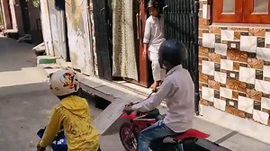 13M views · 360K reactions | Youtube स्टार "हंजाला और साद" ने COVID-19 से लड़ने के लिए पांच हज़ार रुपए गरीबों तक राशन पहुंचाने के लिए पुलिस को दिया। | Jamia News | Facebook