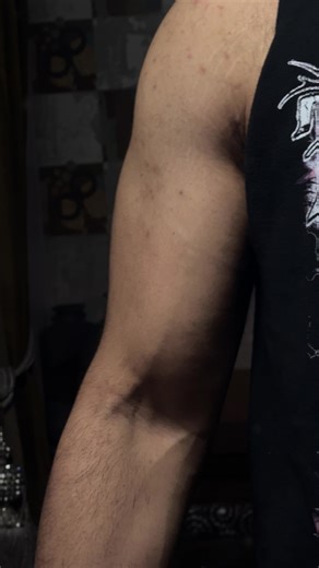 Ab thora thora acha lagne lag gaya ha arm muhje mera👀(no pump) #fyp #gym #viral #bodybuilder