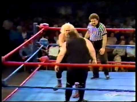 Jerry Crusher Blackwell vs Crazy Luke Graham