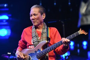 Phil Chen, bassist who played on Rod Stewart's hits, dies aged 75