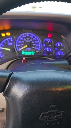 2001 Chevy Suburban 5k protection limiter #shorts #chevrolet ‪@sourtirez‬