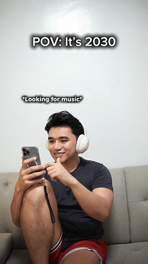 Its 2030 and you hear the candy crush song | Jervan Jervan