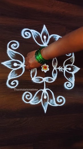 Simply Friday padi Kolam🌺 Traditional Shukrwar kolam #rangoli​#kolam​#fridaykolam​#shorts​#trending​