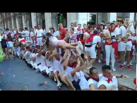 Fêtes de Bayonne 2018 : un "Paquito" improvisé place de la mairie