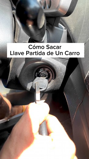 Cómo Sacar La llave Partida de un auto coche o carro 🚘 🔑 How to get the key out of a car 🚘 🔑 #autos #coches #carros #tricks #cars | Cerrajeros Master Locks