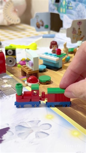 LEGO Friends Advent Calendar Unboxing: Day 16