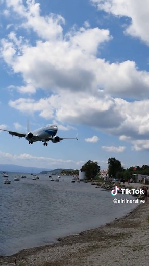 Crazy Landings at SKIATHOS AIRPORT #plane #terminal #skiathos #greece #landing #airplane #avgeeks #planespotters #aviation #approach #pilot