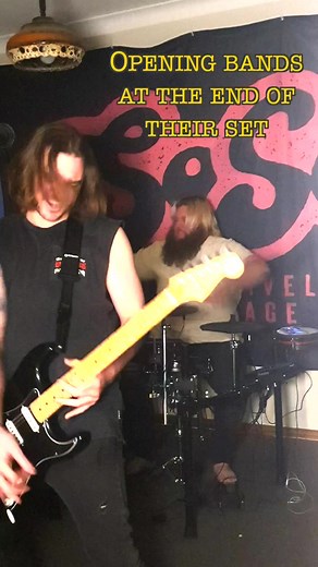 Y do opening bands always do dis tho 🤔 #poppunk #poppunkmemes #musiciansoftiktok #livemusic #liveband #punk #disappear #sosopunx #ausmusic