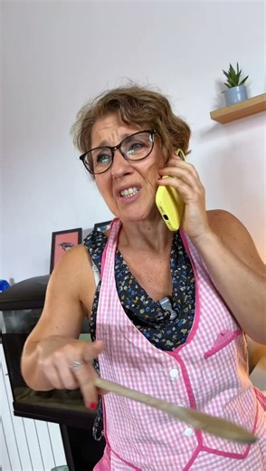 MIA MADRE AL TELFONO