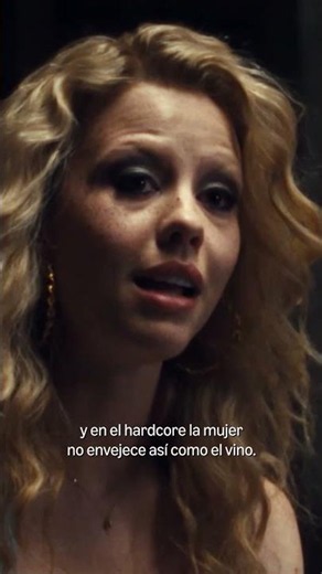 MaXXXine los tiene en la palma de su mano. #shorts #MiaGoth PV-YT-Maxxxine-15al20 (1).mp4
