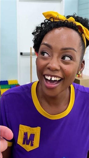 Magic Color Changing Slime 🟢 Blippi's Slime Science Experiments! #blippi #shorts