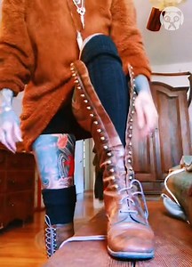 2.5M views · 11K reactions | This is how to lace up knee-high boots at lightning speed | Bored Panda Art | Facebook