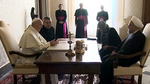 Iranian President Rouhani Meets Pope Francis in First Visit to Europe